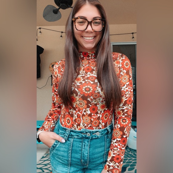 Meet your Posher, Lizzy - Picture 2 of 6